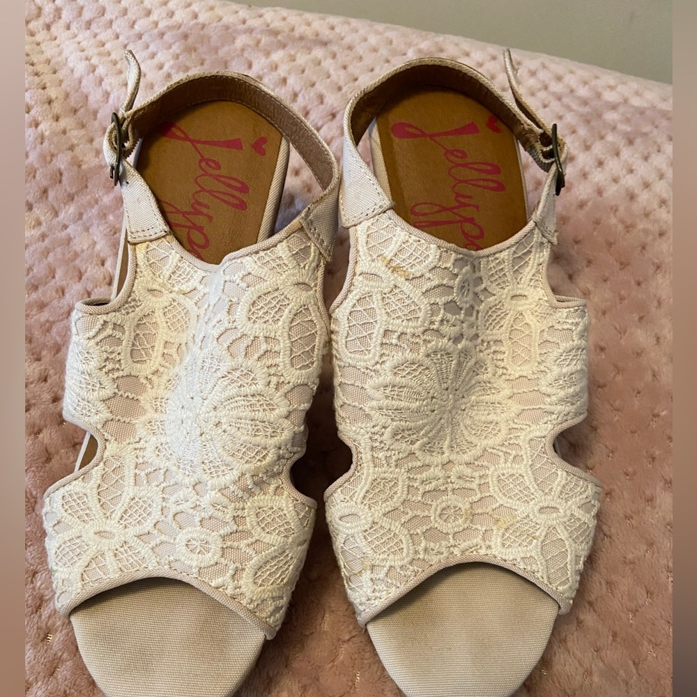 Summer wedges